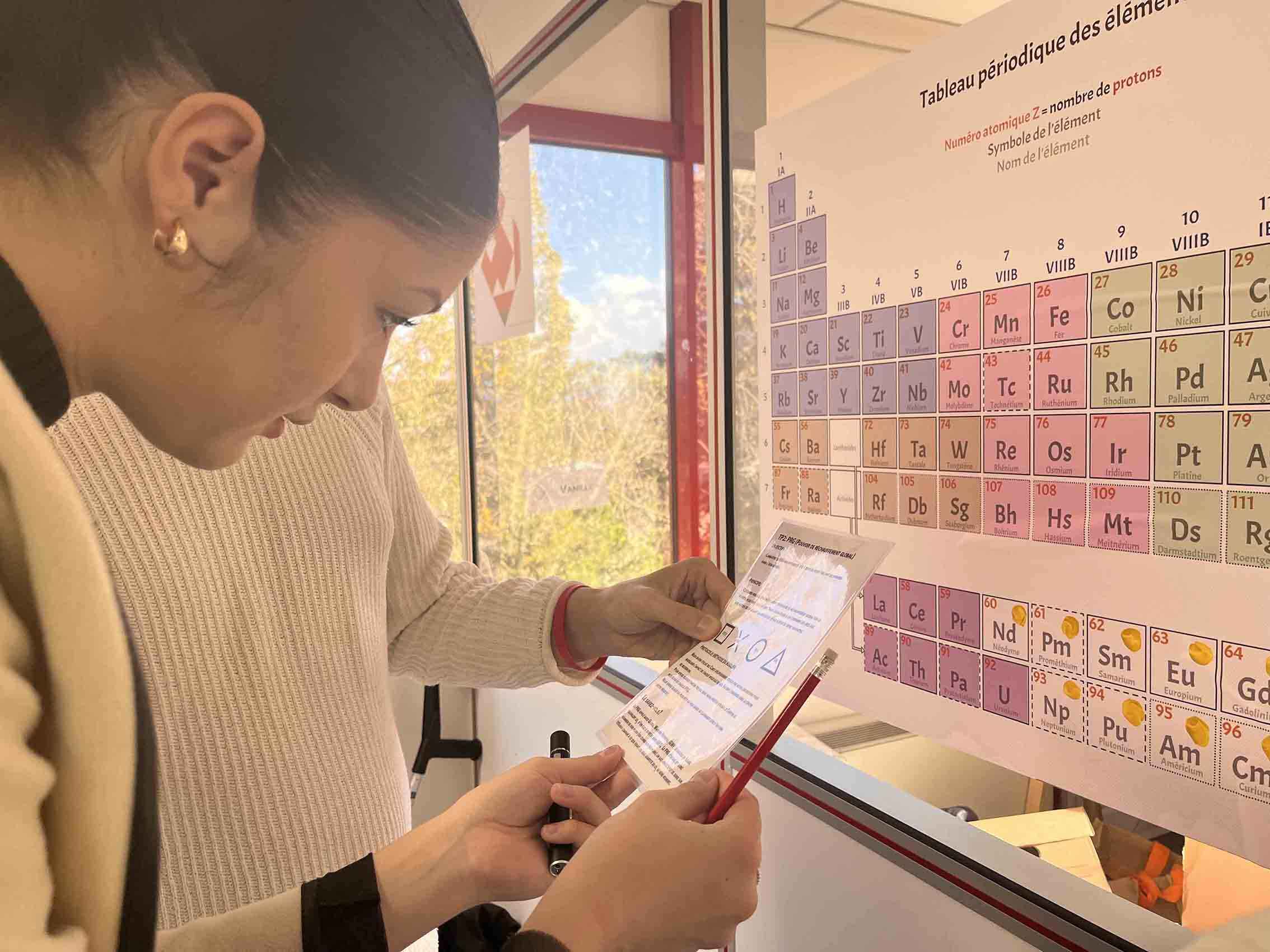 des gens participent à un atelier de sensibilisation